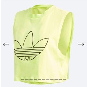 🌺2/$18 Adidas trefoil crop top